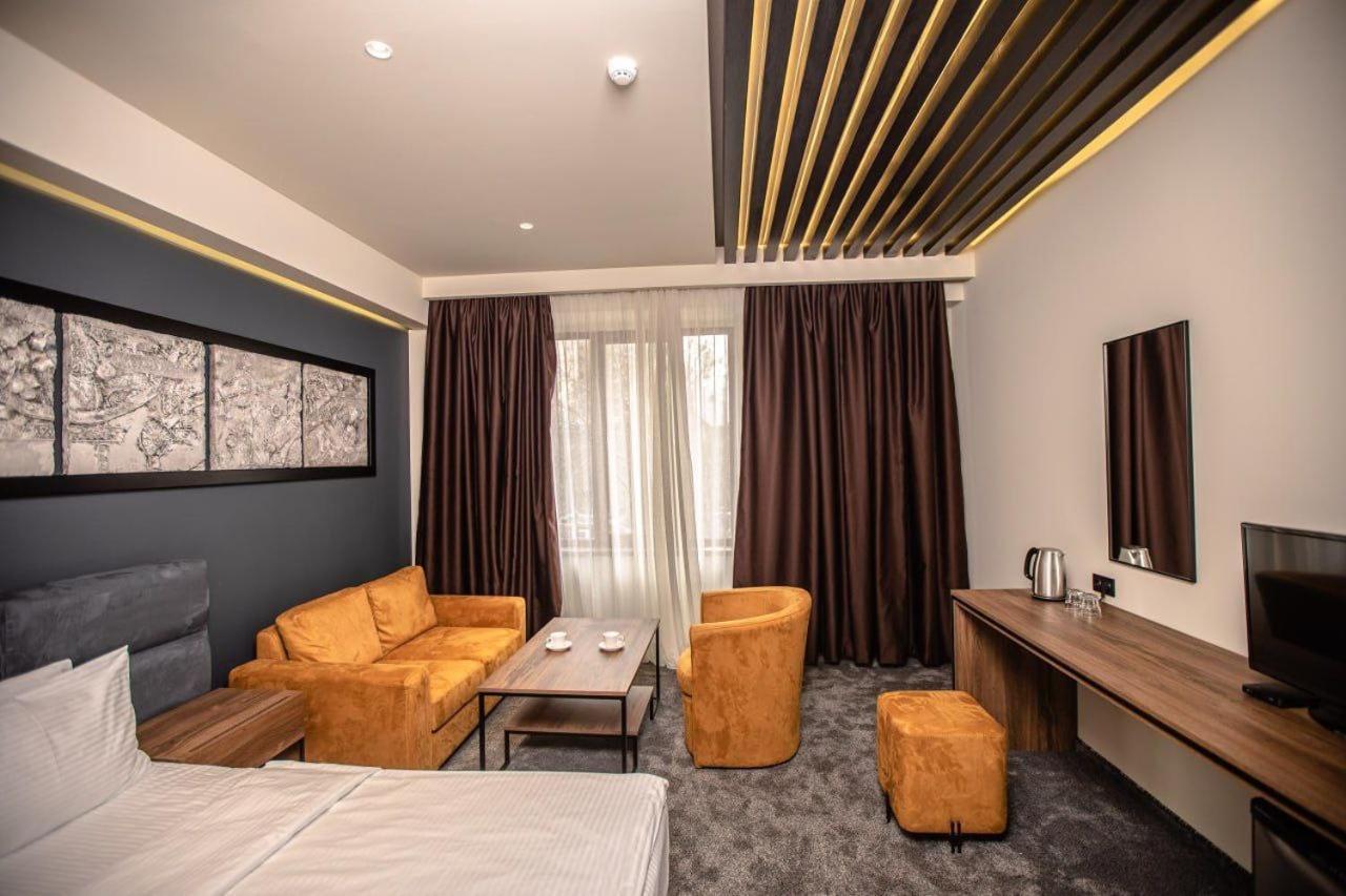 Nor Ekats Aparthotel เยเรวาน ภายนอก รูปภาพ