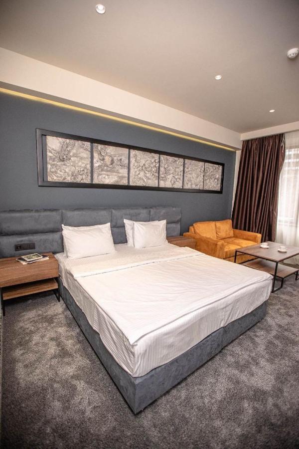 Nor Ekats Aparthotel เยเรวาน ภายนอก รูปภาพ